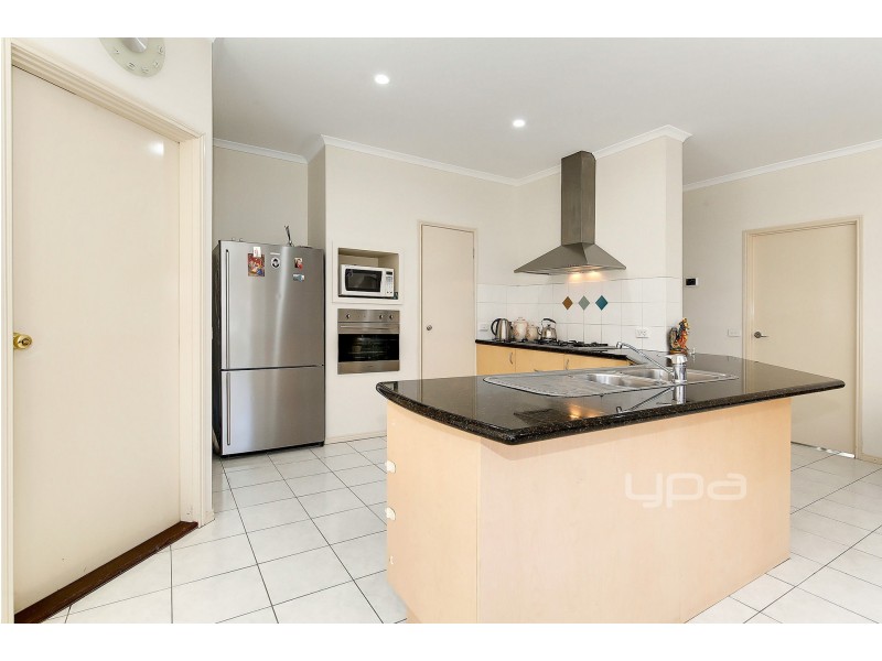 10 Desna Place, Roxburgh Park VIC 3064