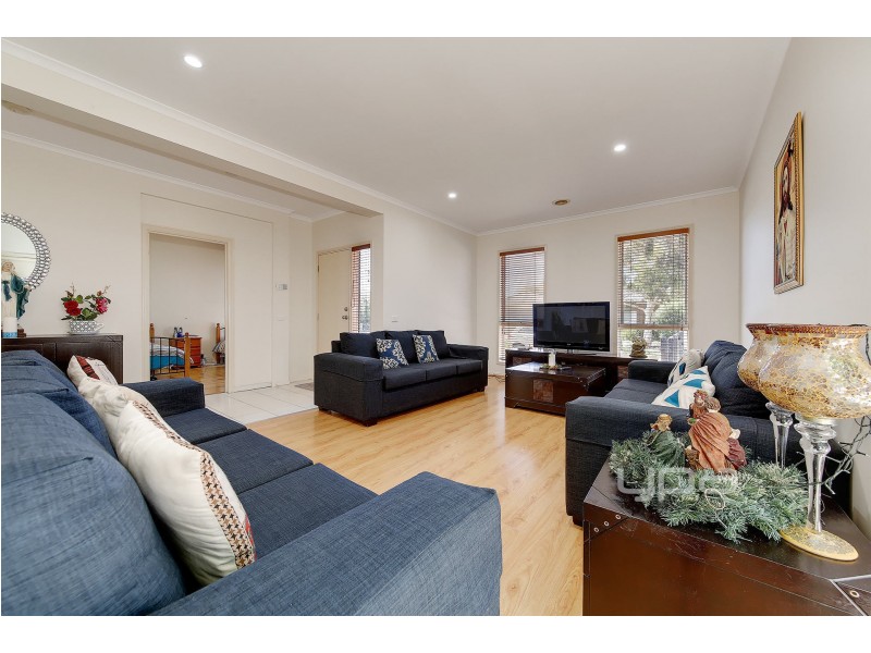 10 Desna Place, Roxburgh Park VIC 3064