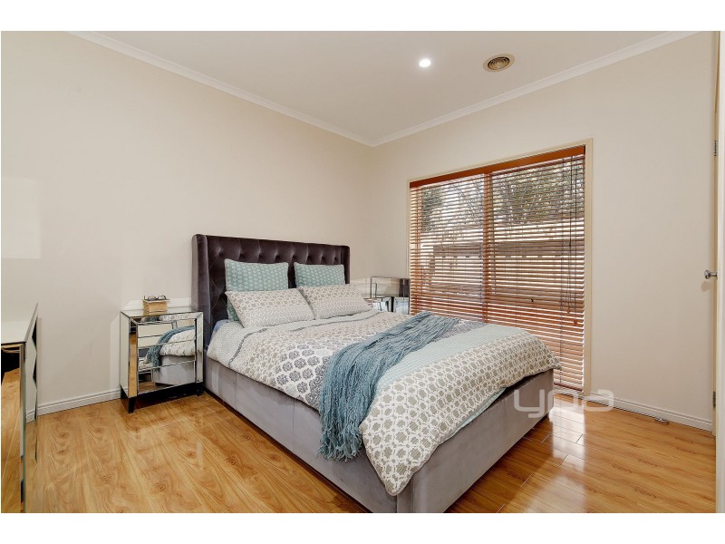 10 Desna Place, Roxburgh Park VIC 3064
