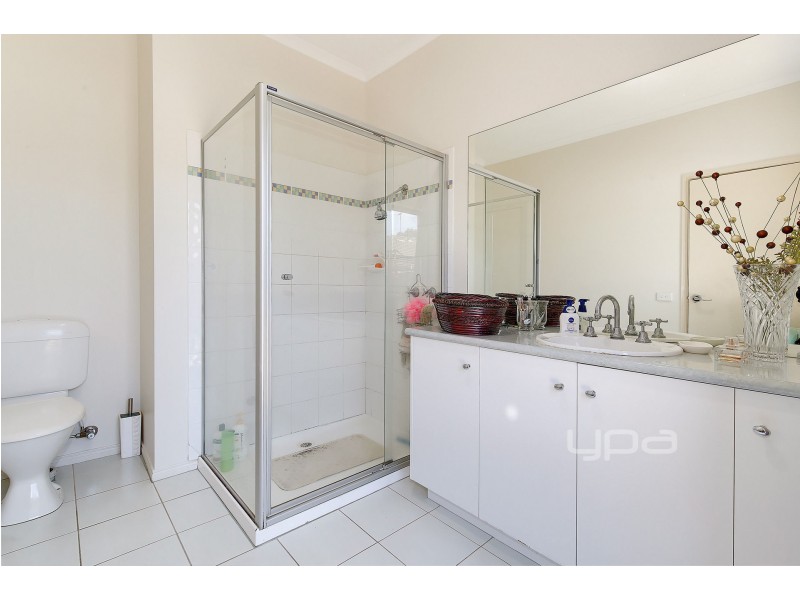 10 Desna Place, Roxburgh Park VIC 3064
