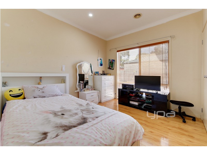 10 Desna Place, Roxburgh Park VIC 3064