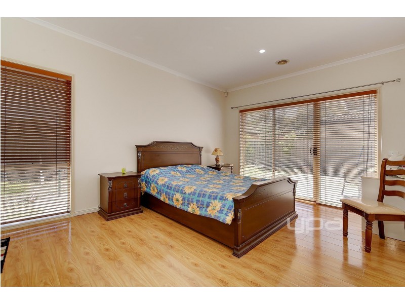 10 Desna Place, Roxburgh Park VIC 3064