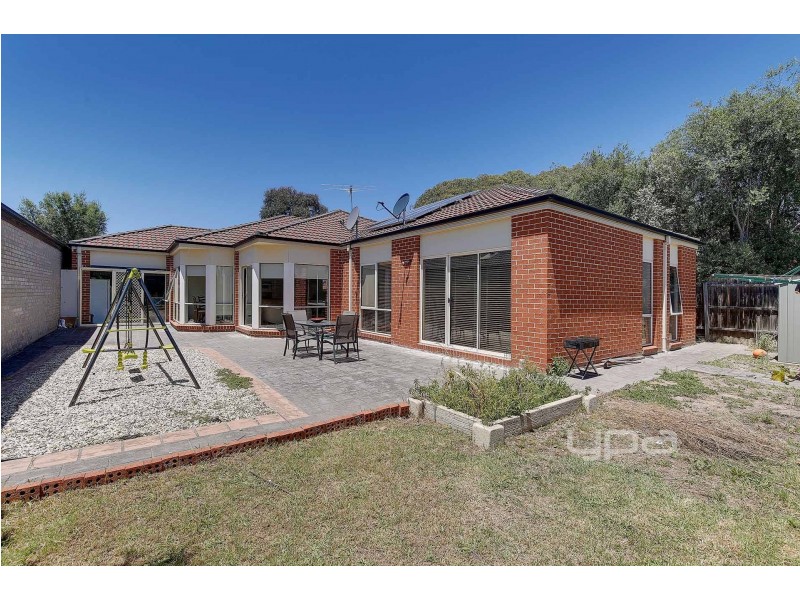 10 Desna Place, Roxburgh Park VIC 3064