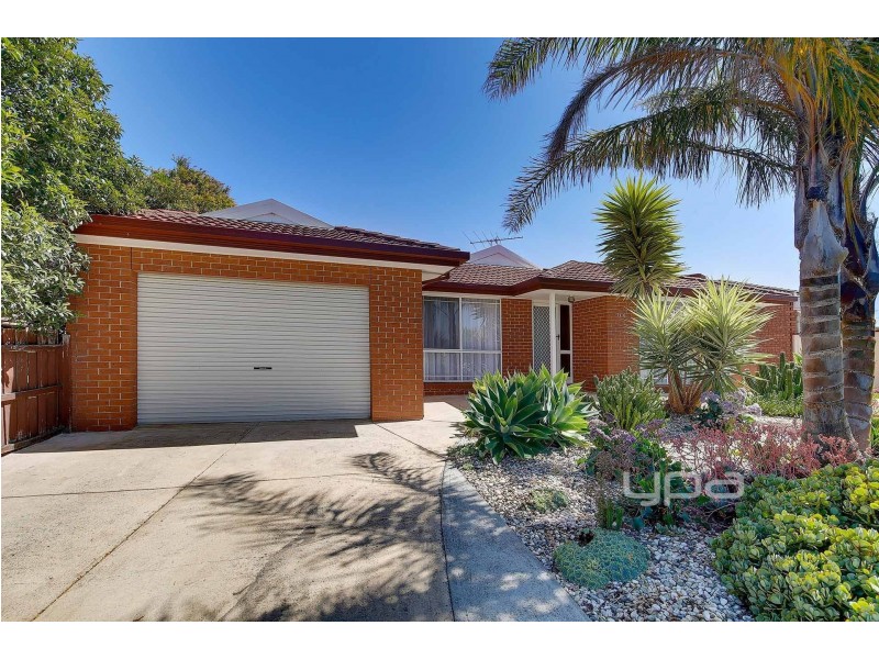 1/4 Bronco Court, Meadow Heights VIC 3048