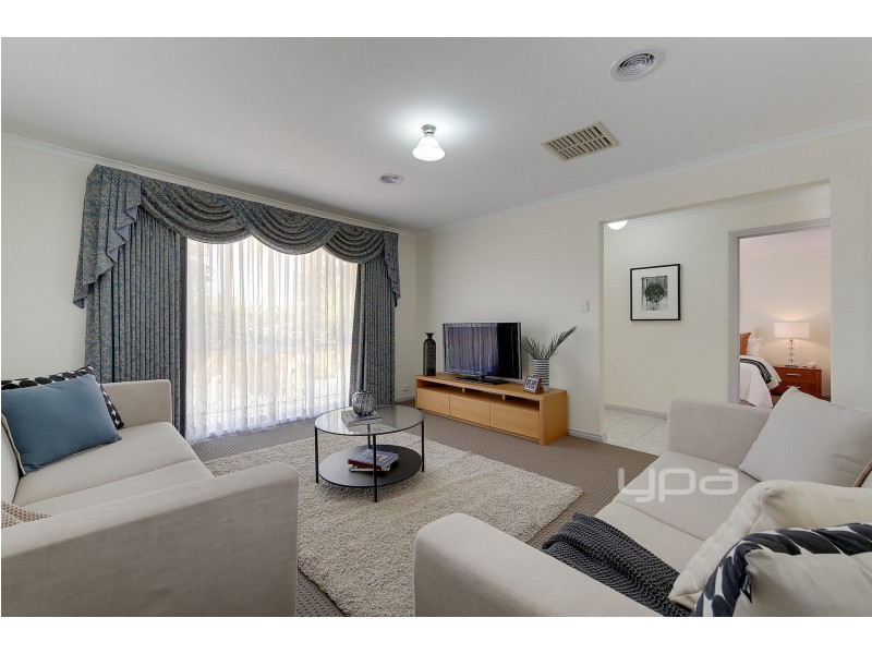 1/4 Bronco Court, Meadow Heights VIC 3048