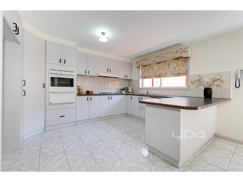 1/4 Bronco Court, Meadow Heights VIC 3048