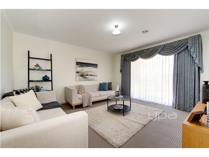 1/4 Bronco Court, Meadow Heights VIC 3048