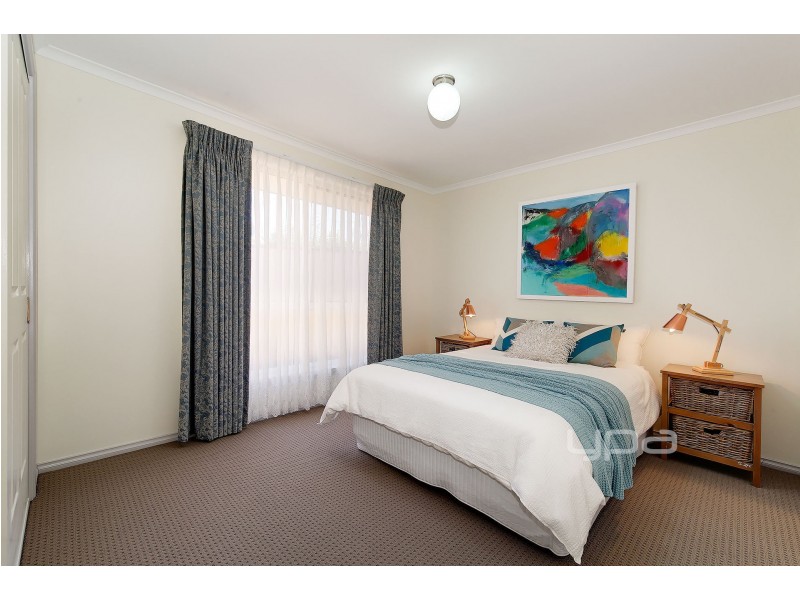 1/4 Bronco Court, Meadow Heights VIC 3048