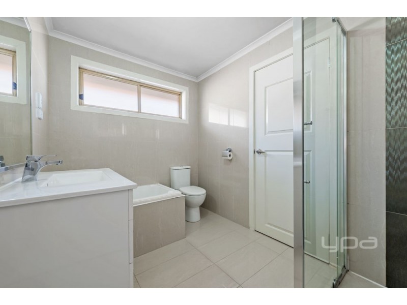 57 Ashleigh Crescent, Meadow Heights VIC 3048