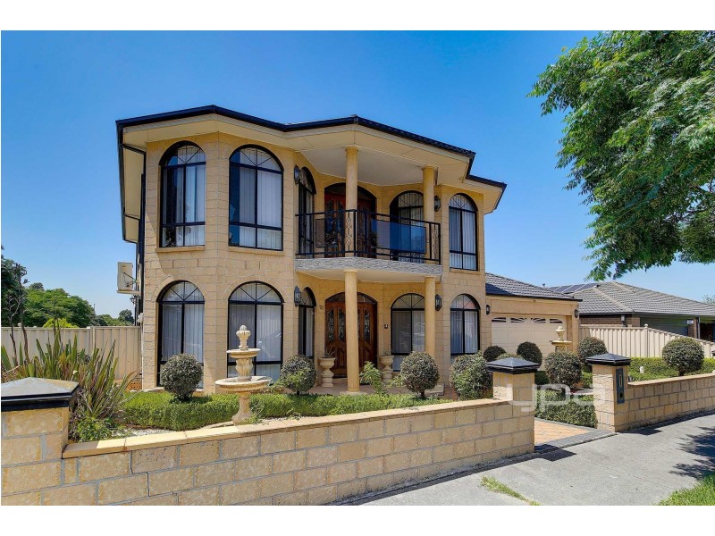 25 Colchester Circuit, Roxburgh Park VIC 3064