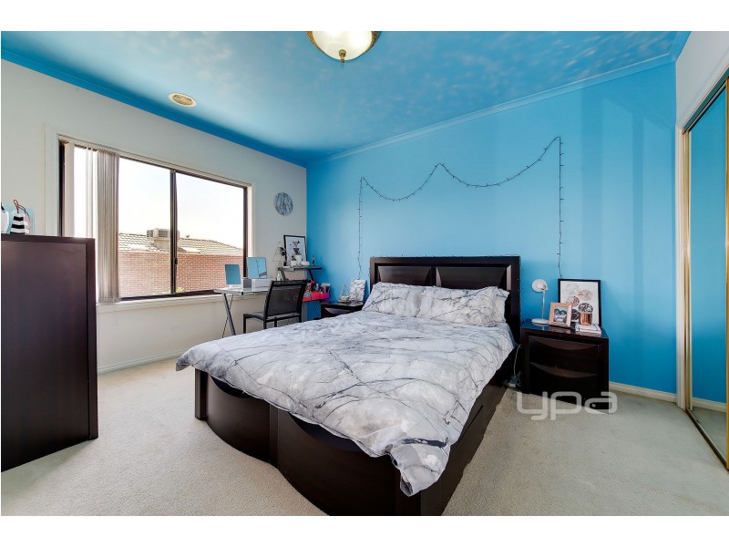 25 Colchester Circuit, Roxburgh Park VIC 3064