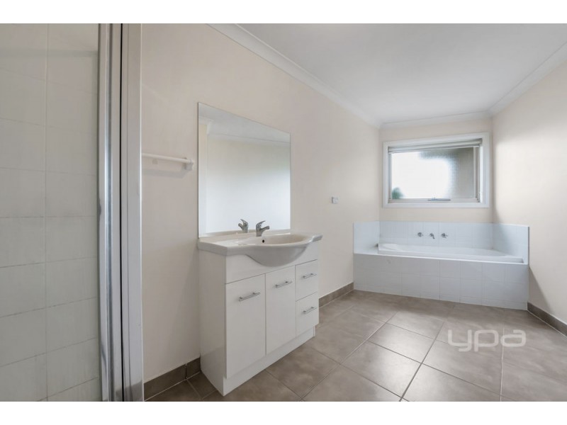 1/11 Dutton Court, Meadow Heights VIC 3048