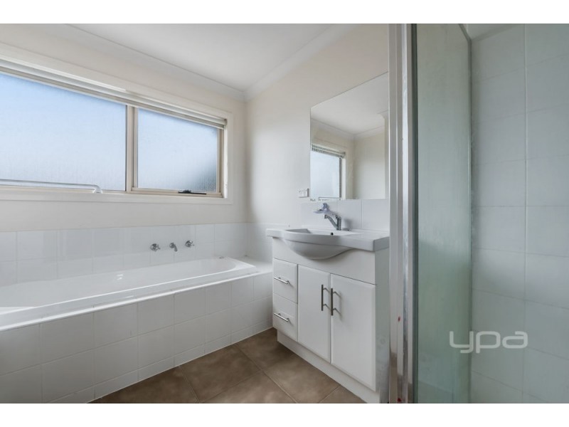 1/11 Dutton Court, Meadow Heights VIC 3048