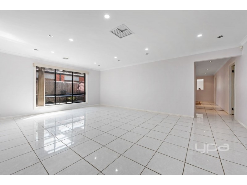 2 Kingdom Court, Roxburgh Park VIC 3064