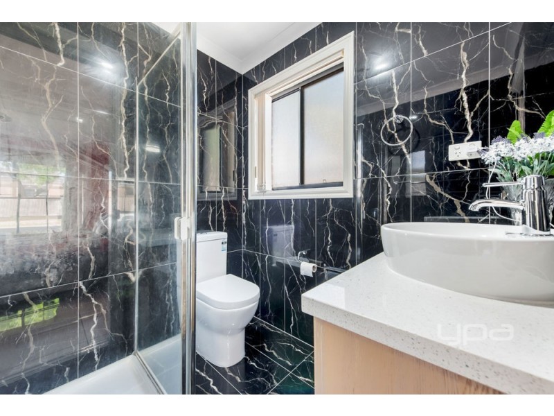 2 Kingdom Court, Roxburgh Park VIC 3064