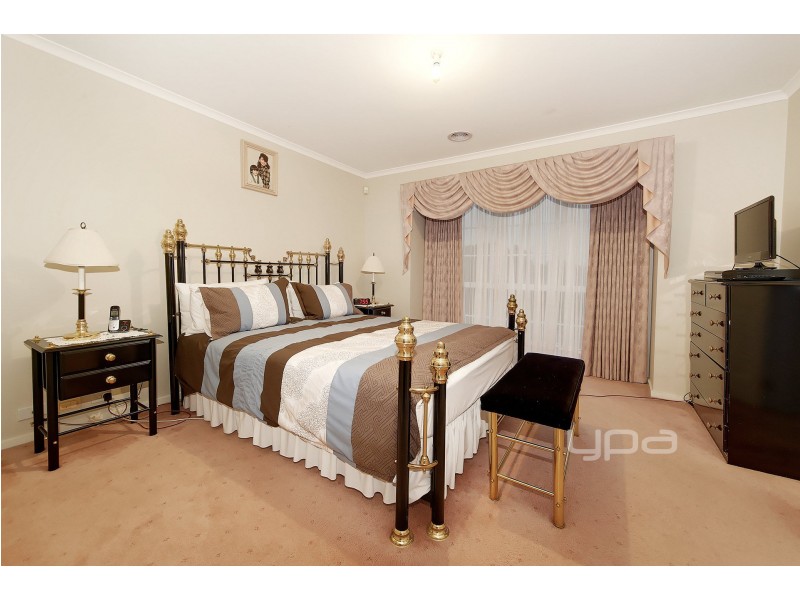 14 Gathray Court, Roxburgh Park VIC 3064