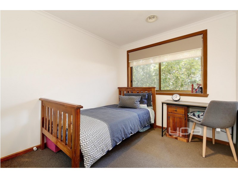 2/7 McNicol Close, Meadow Heights VIC 3048