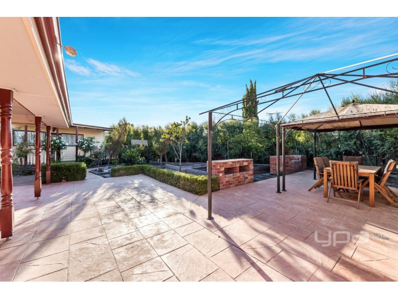 11 Homewood Court, Meadow Heights VIC 3048