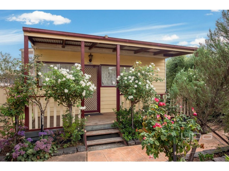 11 Homewood Court, Meadow Heights VIC 3048