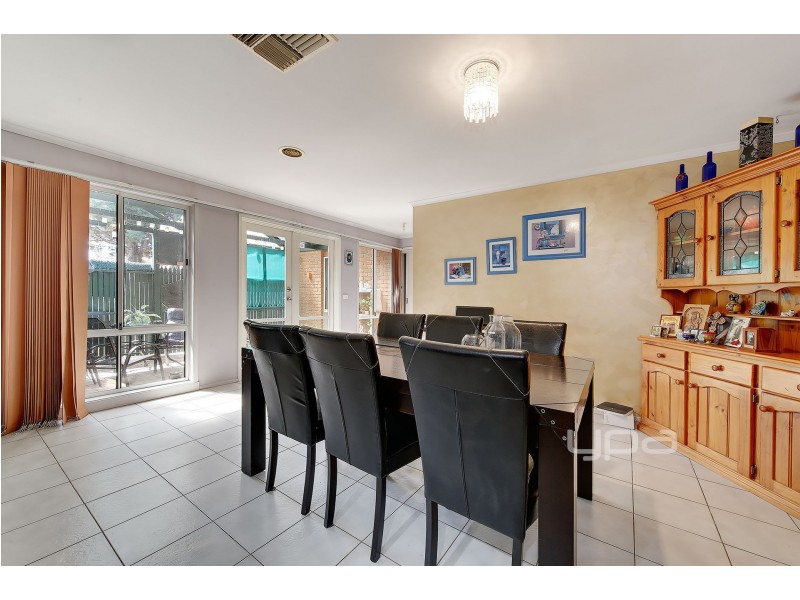 16 Morey Court, Roxburgh Park VIC 3064