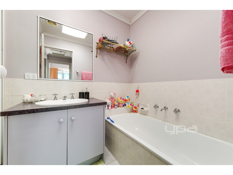 16 Morey Court, Roxburgh Park VIC 3064