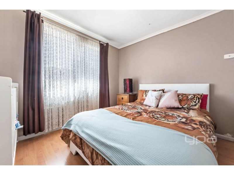 16 Glenmaggie Court, Meadow Heights VIC 3048