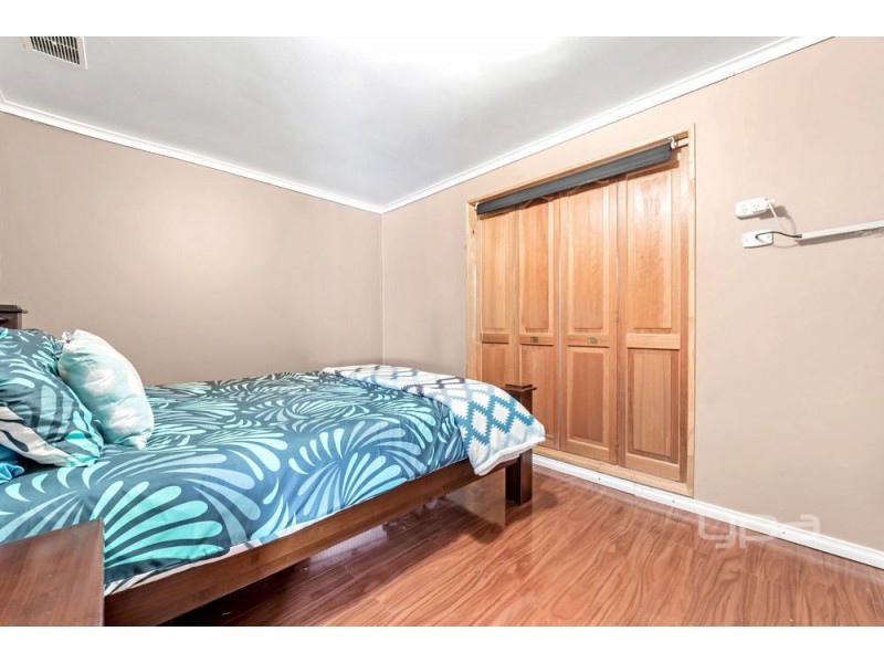 16 Glenmaggie Court, Meadow Heights VIC 3048