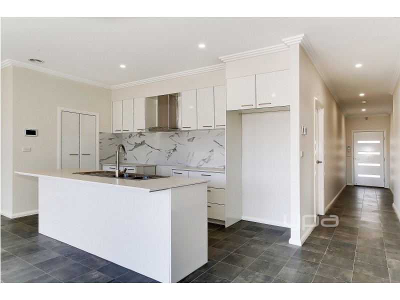 9 Colwood Way, Mickleham VIC 3064