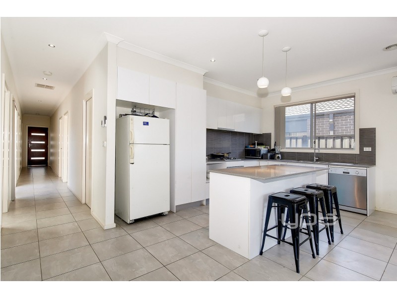 7 Violet Place, Craigieburn VIC 3064