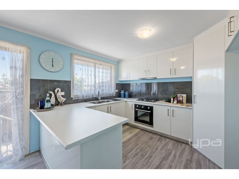 2/19 Mitchell Crescent, Meadow Heights VIC 3048