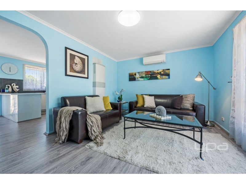 2/19 Mitchell Crescent, Meadow Heights VIC 3048