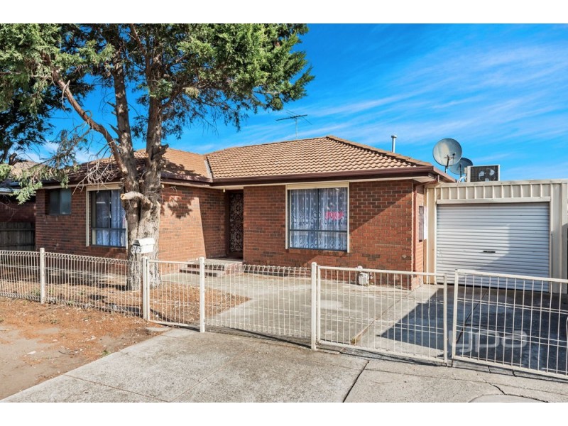2/19 Mitchell Crescent, Meadow Heights VIC 3048