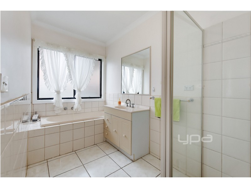 36 Sandover Drive, Roxburgh Park VIC 3064