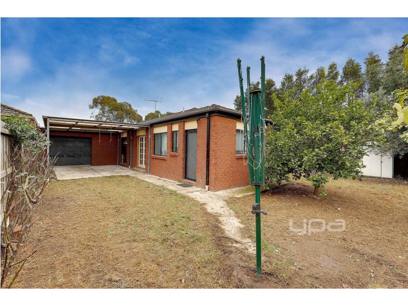 36 Sandover Drive, Roxburgh Park VIC 3064