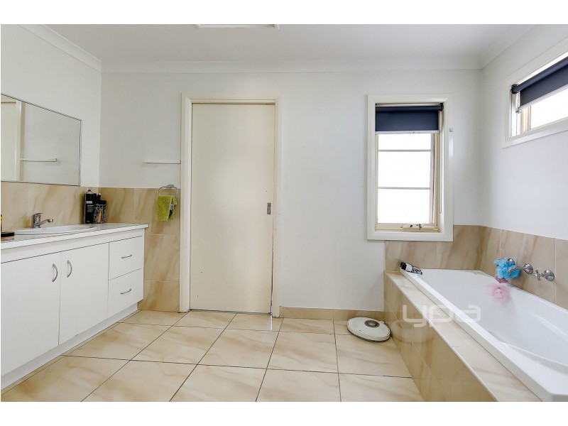 4/29-31 Ashleigh Crescent, Meadow Heights VIC 3048