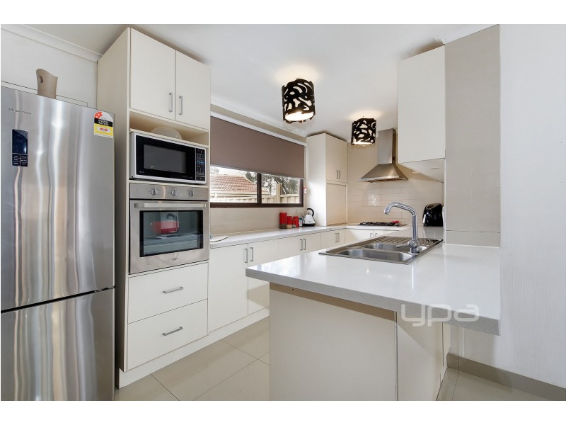 10 Midas Court, Meadow Heights VIC 3048