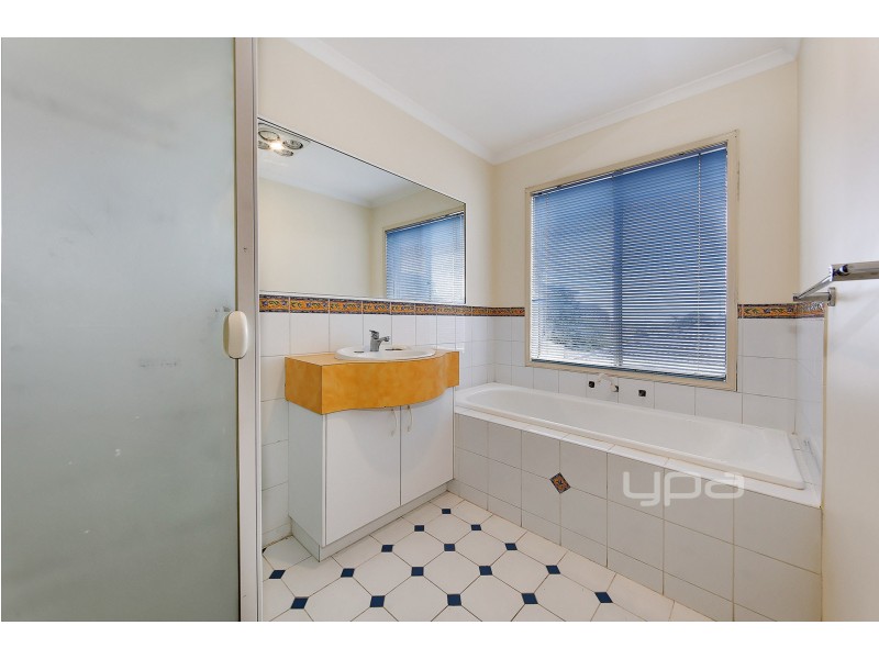 5 Welsh Court, Roxburgh Park VIC 3064