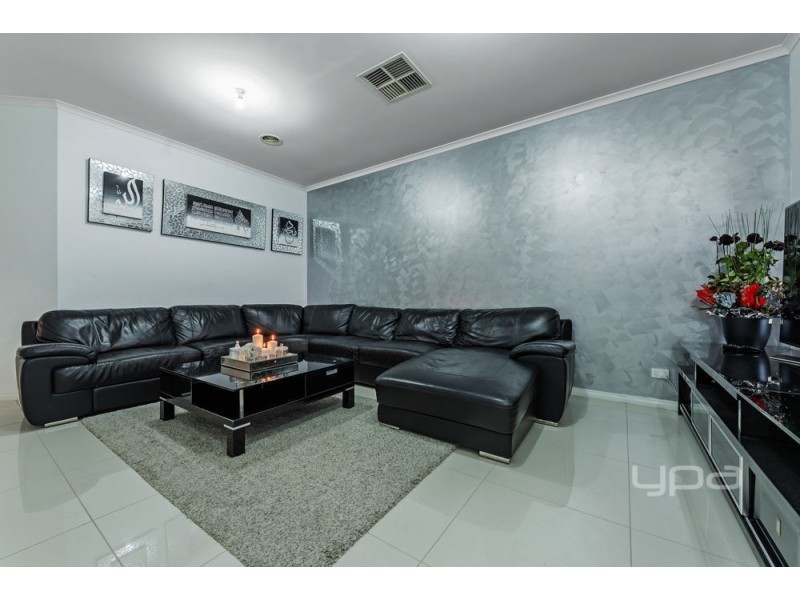 22 Wrigley Crescent, Roxburgh Park VIC 3064