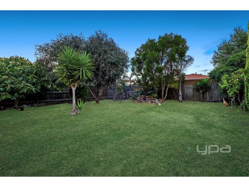 22 Wrigley Crescent, Roxburgh Park VIC 3064