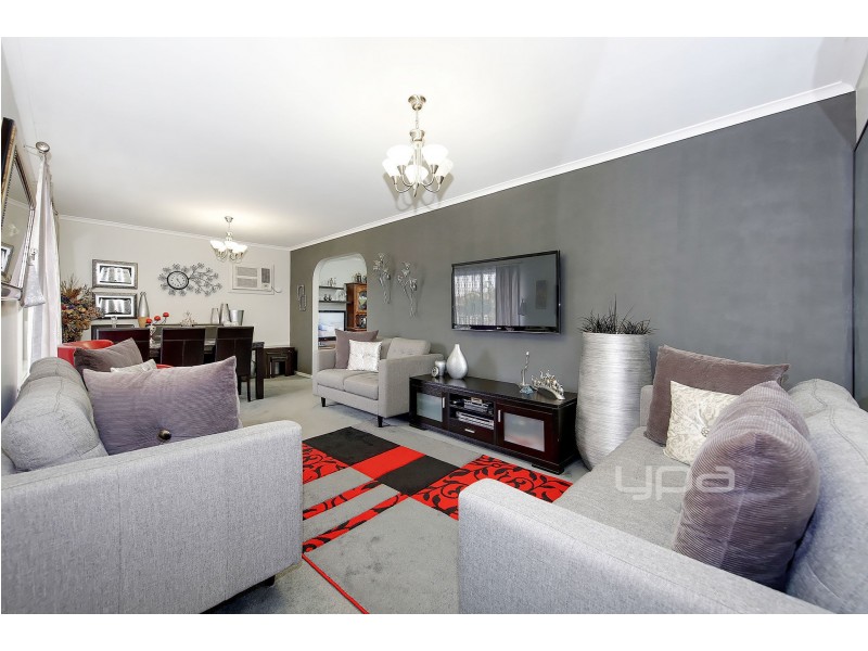 8 Manuka Place, Meadow Heights VIC 3048