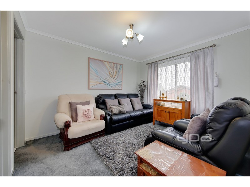 8 Manuka Place, Meadow Heights VIC 3048