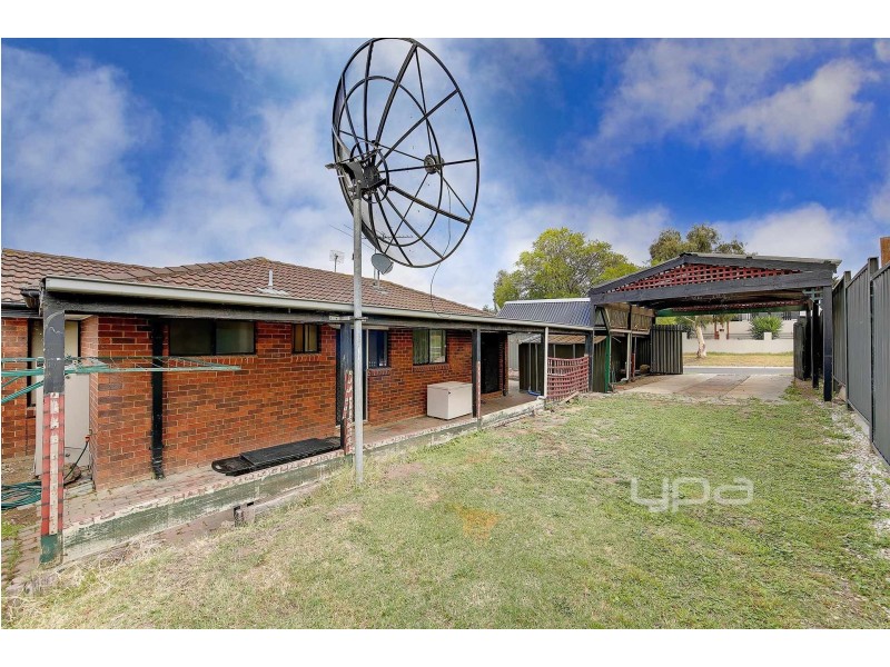 8 Manuka Place, Meadow Heights VIC 3048