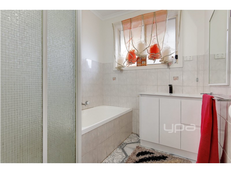 3 Honeysuckle Court, Meadow Heights VIC 3048