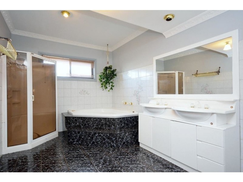 33 Princetown Avenue, Craigieburn VIC 3064