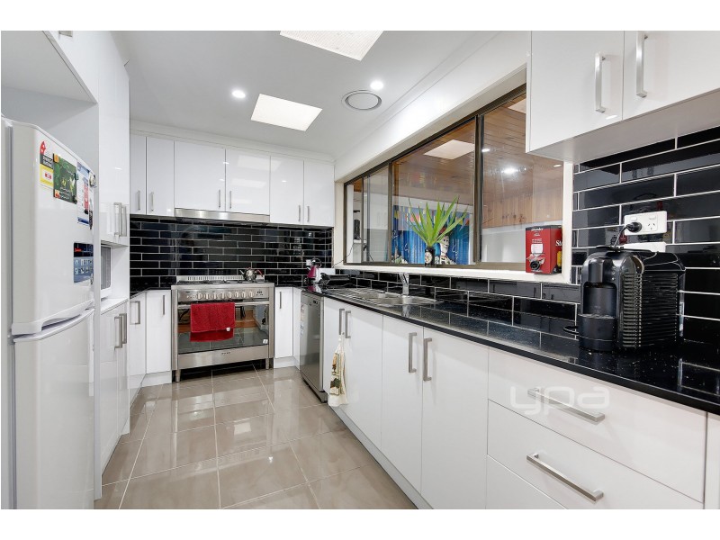 46 Woodburn Crescent, Meadow Heights VIC 3048