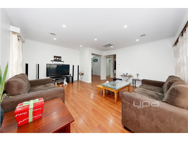 46 Woodburn Crescent, Meadow Heights VIC 3048