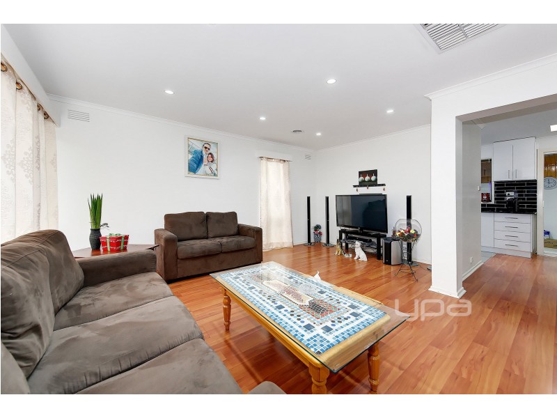 46 Woodburn Crescent, Meadow Heights VIC 3048