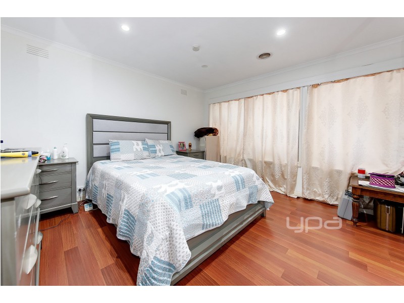 46 Woodburn Crescent, Meadow Heights VIC 3048