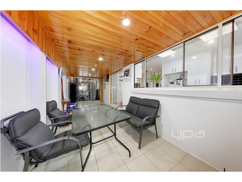 46 Woodburn Crescent, Meadow Heights VIC 3048