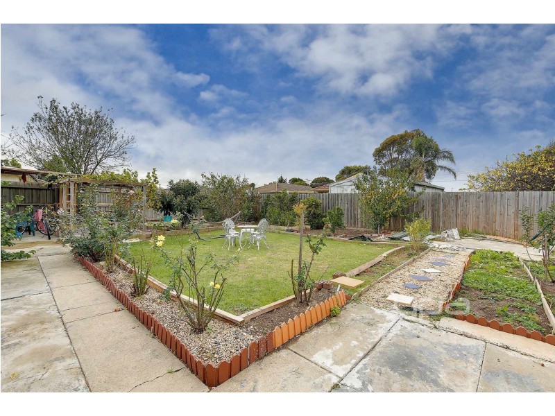 46 Woodburn Crescent, Meadow Heights VIC 3048